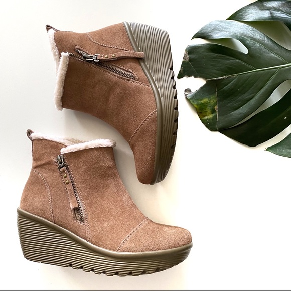 skechers parallel off hours